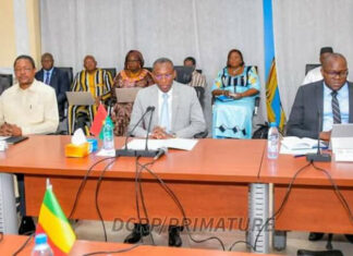 Coopération : les gouvernements maliens et burkinabè échangent sur des «dossiers brûlants»
