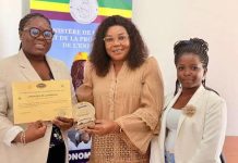 Awards Makongonio 2025 : Denise Billogue dédie son prix à la ministre de la Femme